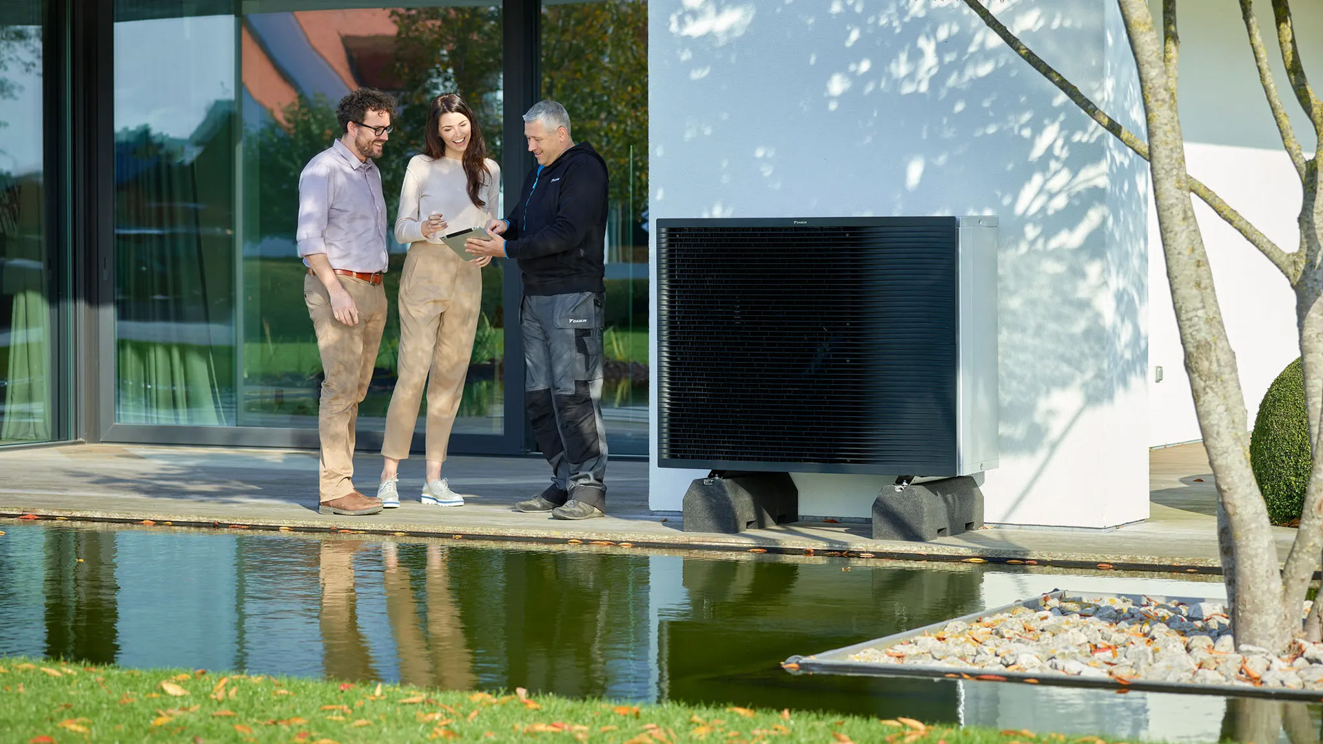 Pompe à chaleur air/eau Daikin Altherma installée par Envolt, groupe extérieur basse consommation dans l'Hérault